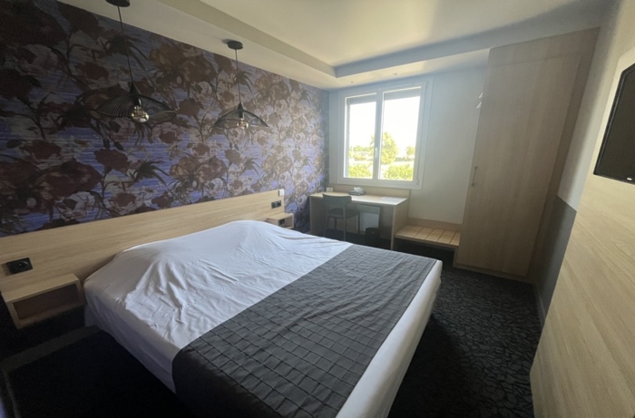 Chambre Hôtel Sous les pins Valence Sud Drôme Image de la chambreChambre simple